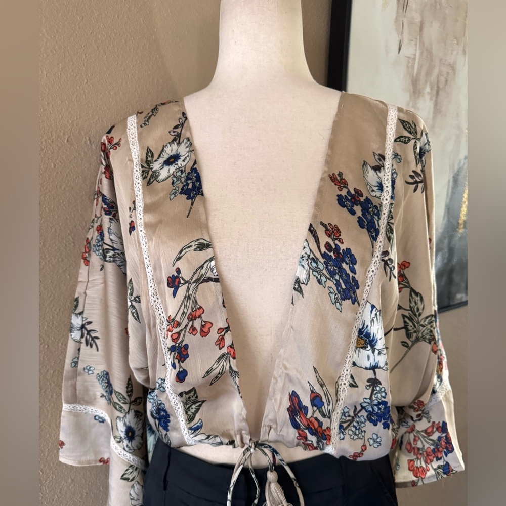 Floral Beige Women's Crop Front Tie Top - Picture 3 of 9
